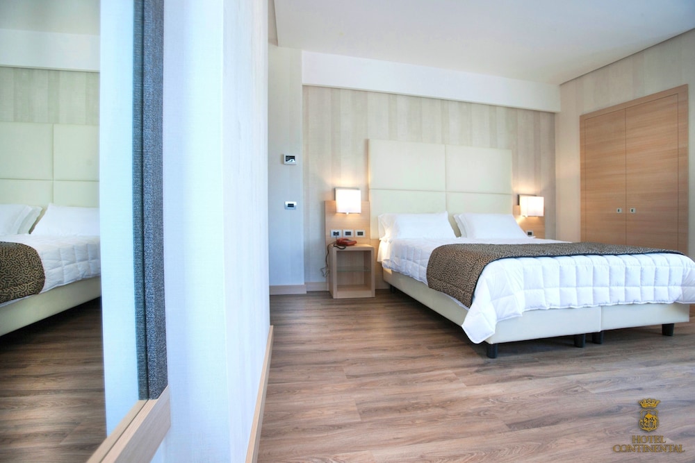 Hotel Continental — Hotel rooms in Taormina, Sicily