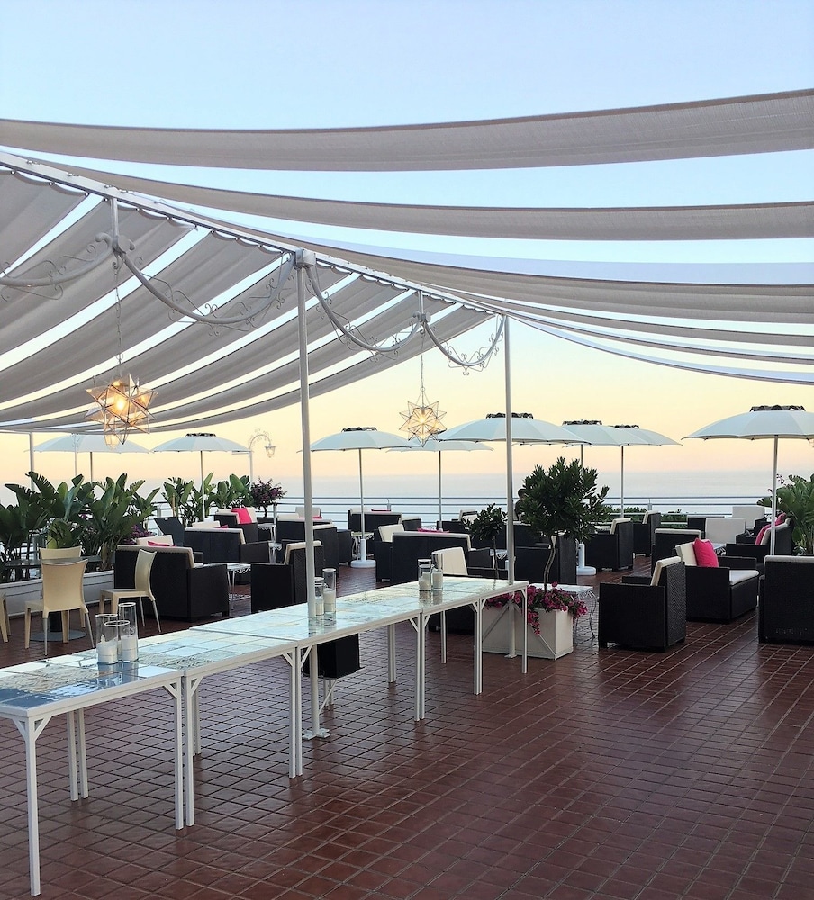 Hotel Continental — Restaurant & bars in Taormina, Sicily