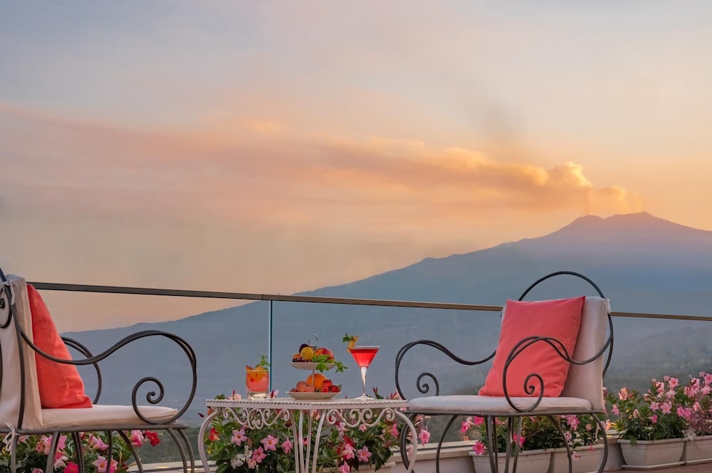 Hotel Continental — Restaurant & bars in Taormina, Sicily