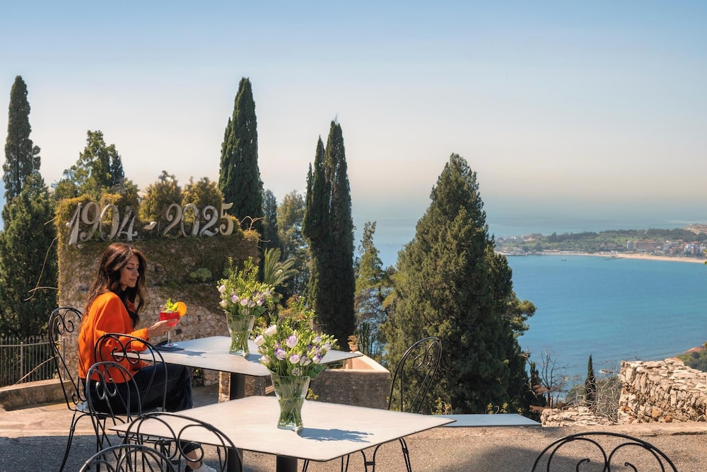 Excelsior Palace Hotel — Restaurant & bars in Taormina, Sicily
