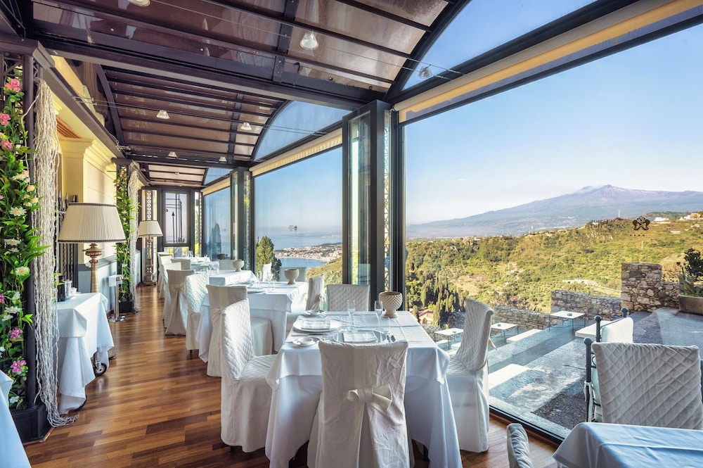 Excelsior Palace Hotel — Restaurant & bars in Taormina, Sicily