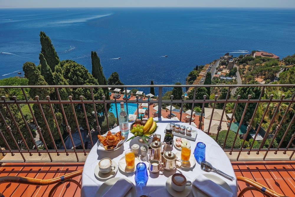 Grand Hotel San Pietro Taormina - Preferred Hotels & Resorts — Restaurant & bars in Taormina, Sicily