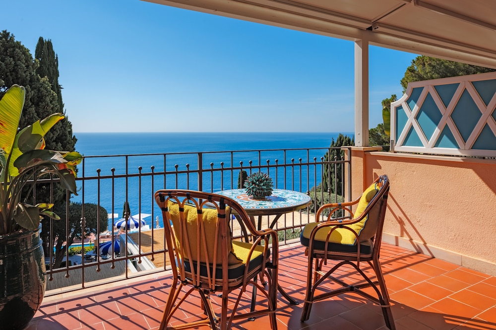 Grand Hotel San Pietro Taormina - Preferred Hotels & Resorts — Hotel rooms in Taormina, Sicily