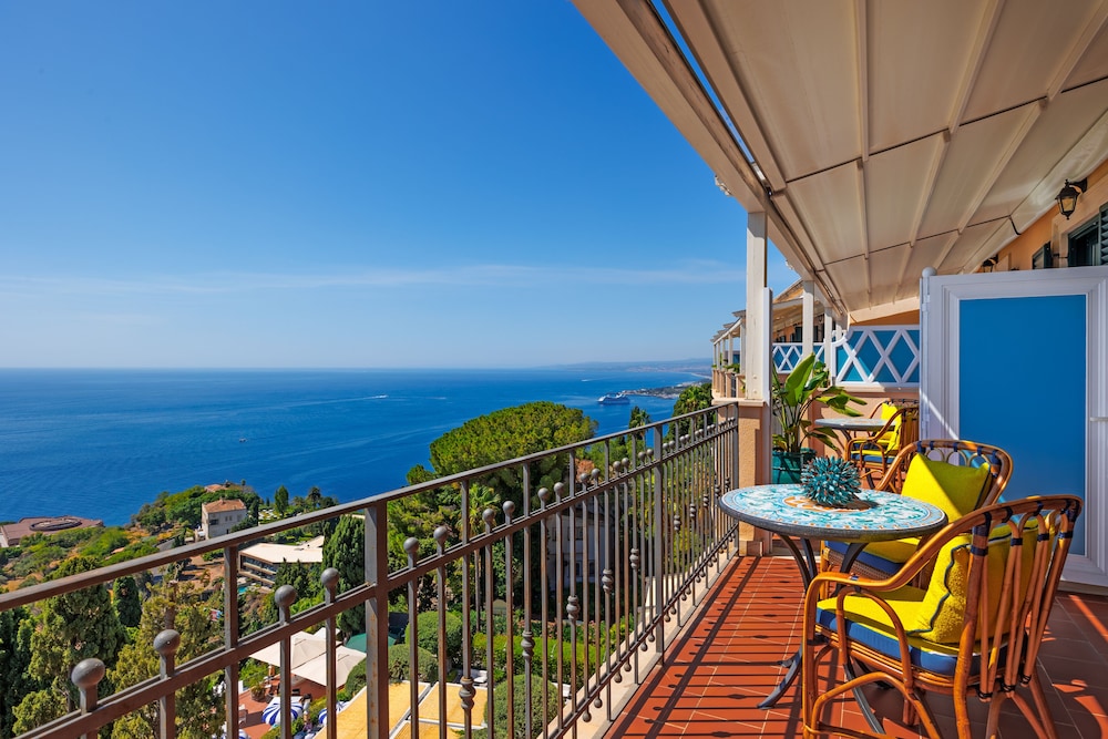 Grand Hotel San Pietro Taormina - Preferred Hotels & Resorts — Hotel building in Taormina, Sicily