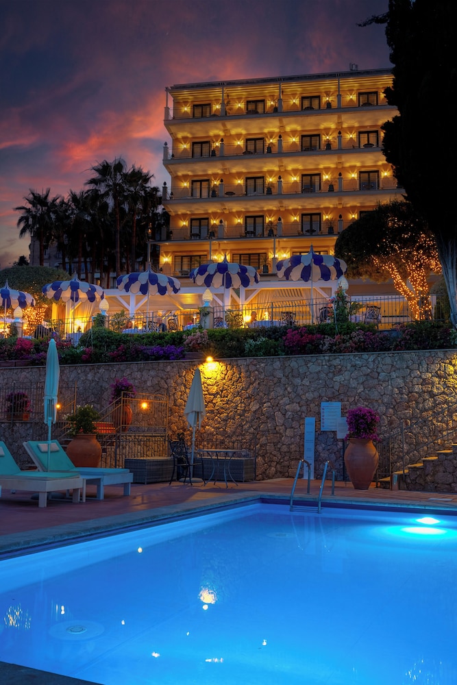 Grand Hotel San Pietro Taormina - Preferred Hotels & Resorts — Swimming pool in Taormina, Sicily