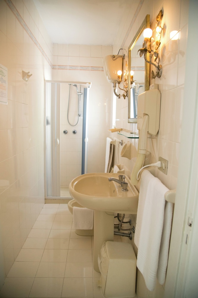 Hotel Villa Bianca — Hotel rooms in Taormina, Sicily