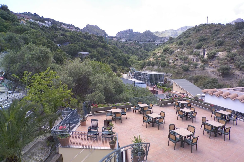 Hotel Villa Bianca — Restaurant & bars in Taormina, Sicily