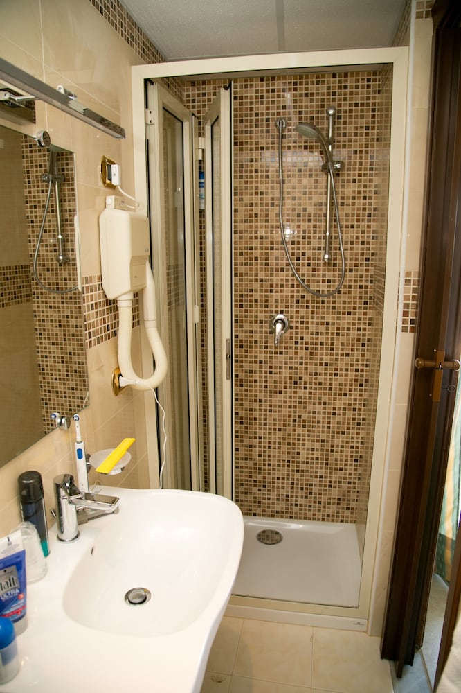 Hotel Villa Bianca — Hotel rooms in Taormina, Sicily