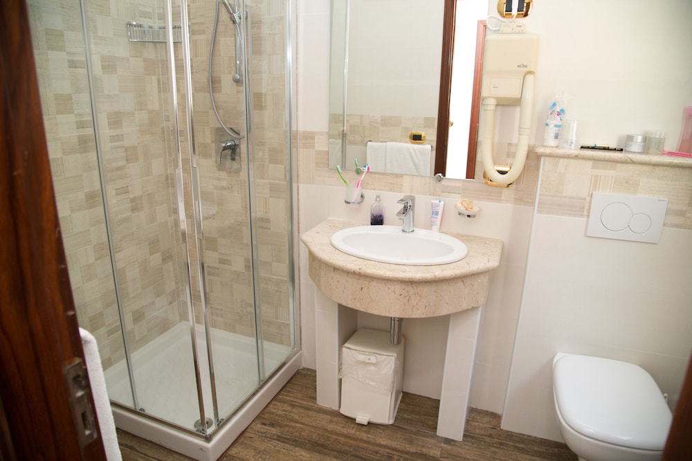 Hotel Villa Bianca — Hotel rooms in Taormina, Sicily