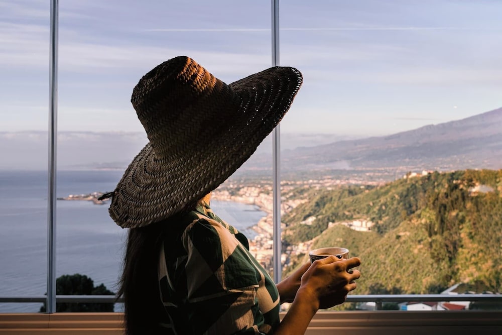Hotel Villa Paradiso — Hotel rooms in Taormina, Sicily