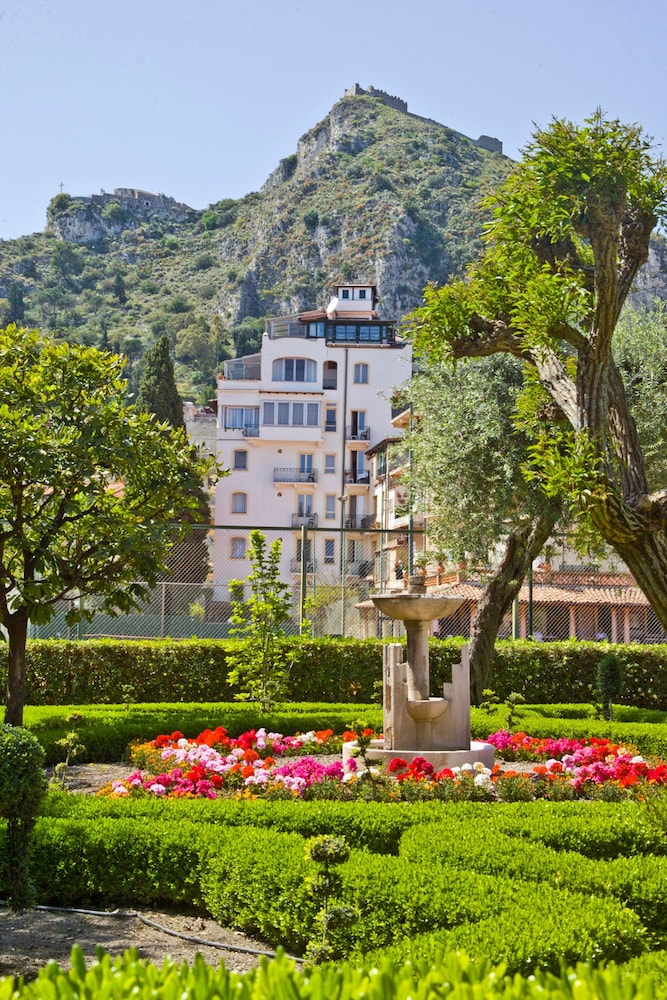 Hotel Villa Paradiso — Hotel building in Taormina, Sicily