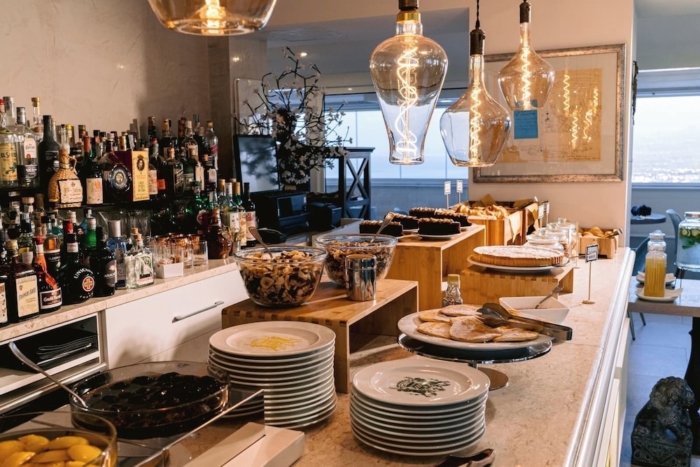 Hotel Villa Paradiso — Restaurant & bars in Taormina, Sicily