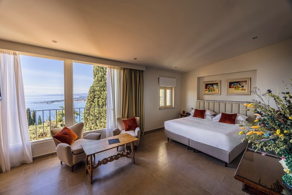 Hotel Villa Paradiso — Hotel rooms in Taormina, Sicily