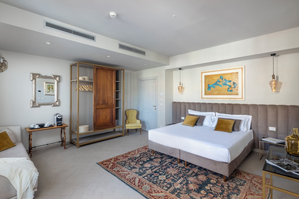 Hotel Villa Paradiso — Hotel rooms in Taormina, Sicily