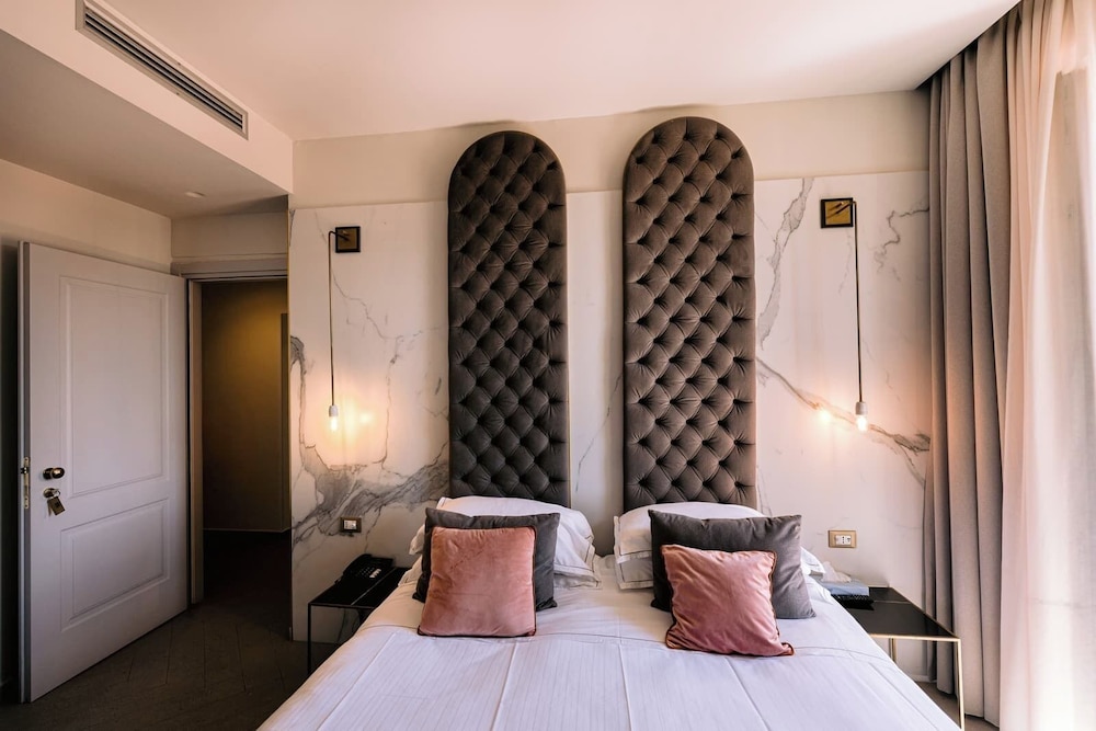 Hotel Villa Paradiso — Hotel rooms in Taormina, Sicily