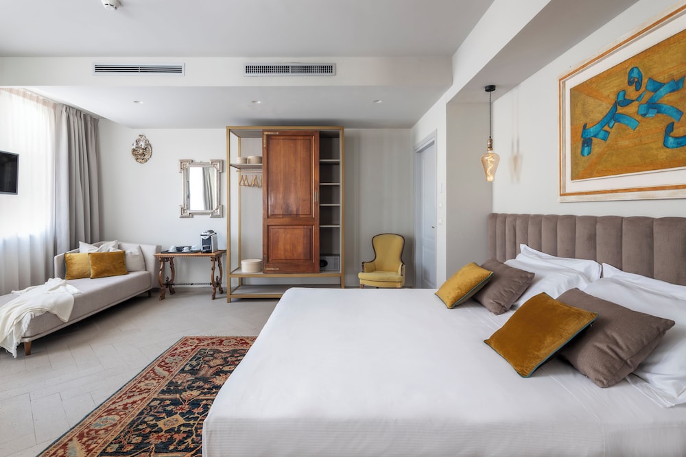Hotel Villa Paradiso — Hotel rooms in Taormina, Sicily
