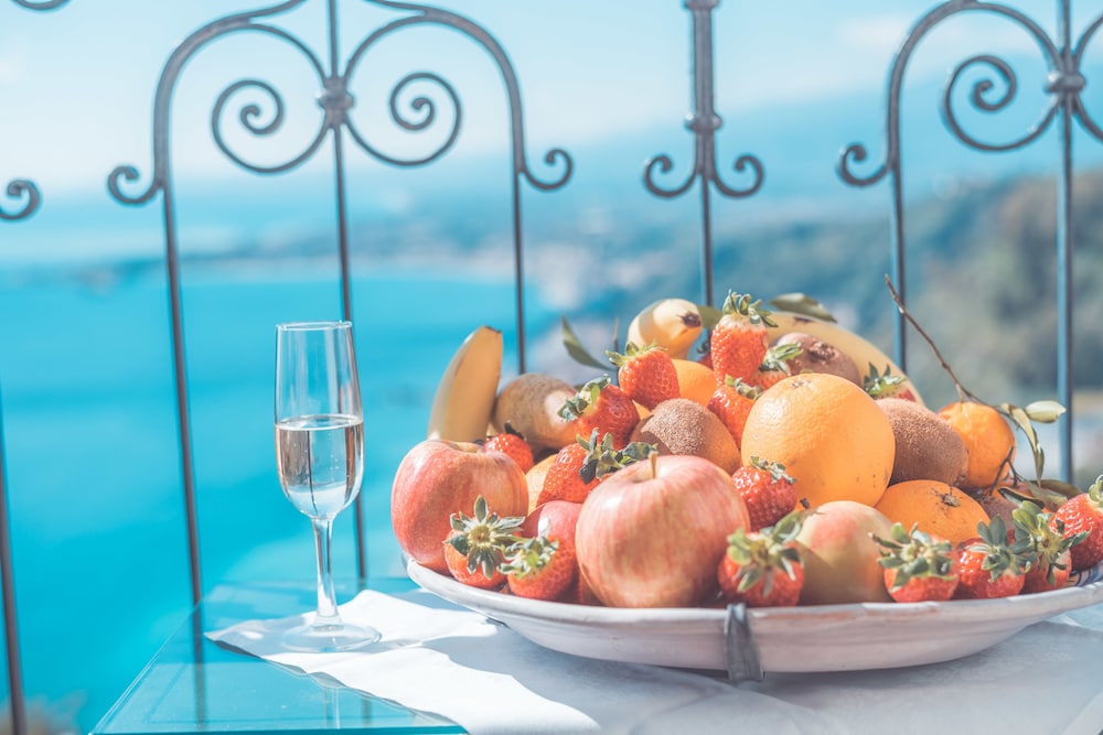 Hotel Villa Paradiso — Restaurant & bars in Taormina, Sicily