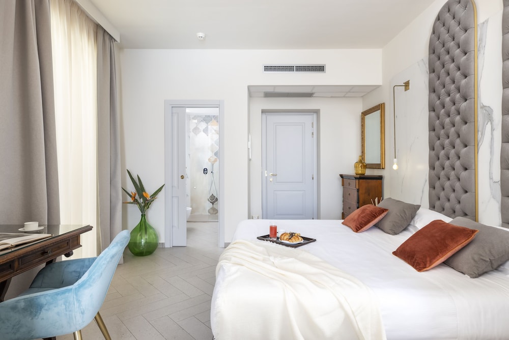 Hotel Villa Paradiso — Hotel rooms in Taormina, Sicily
