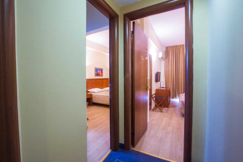 Marina Hotel Athens — Hotel rooms in Athens, Attica
