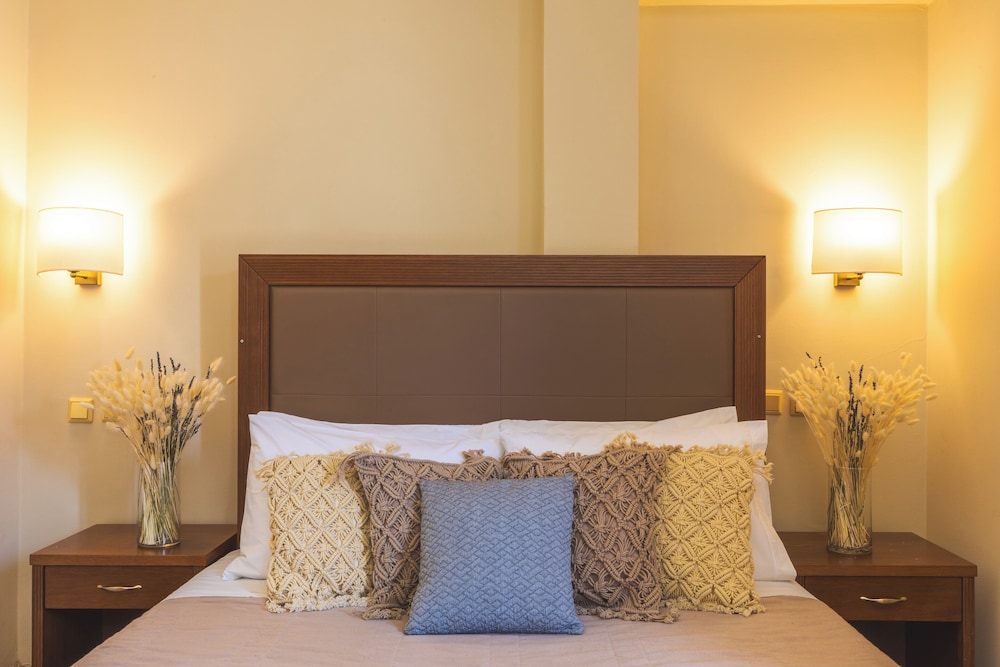 Marina Hotel Athens — Hotel rooms in Athens, Attica
