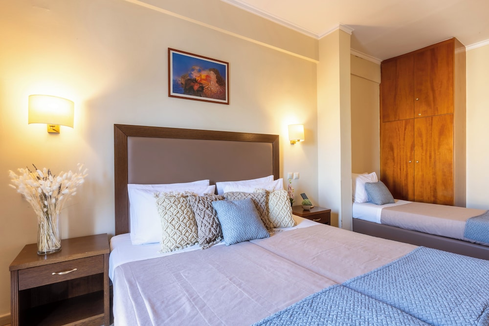 Marina Hotel Athens — Hotel rooms in Athens, Attica