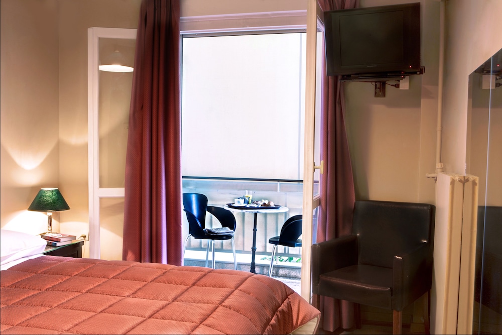 Nicola Hotel — Hotel rooms in Athens, Attica