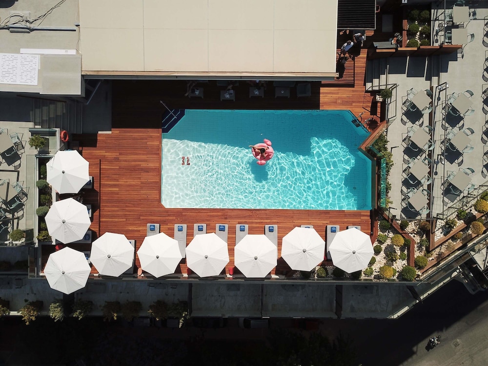 Novotel Athenes — Swimming pool in Athens, Attica