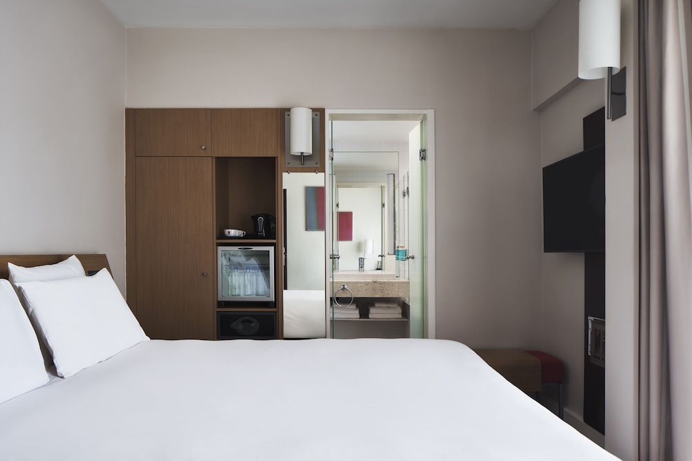 Novotel Athenes — Hotel rooms in Athens, Attica