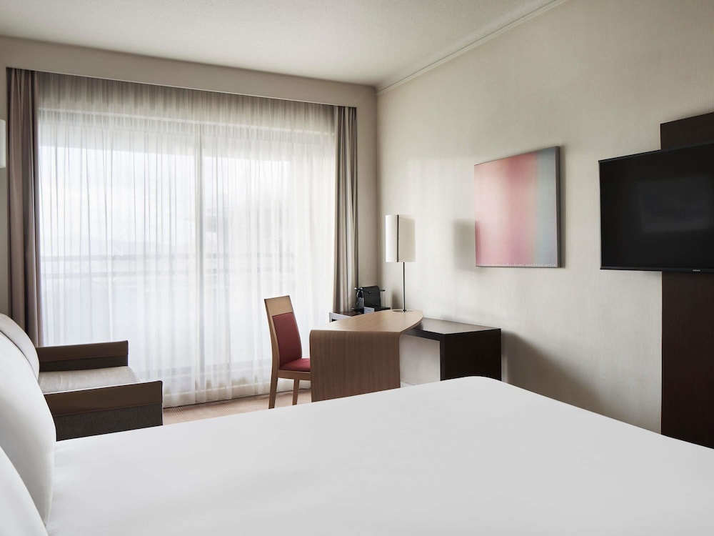 Novotel Athenes — Hotel rooms in Athens, Attica