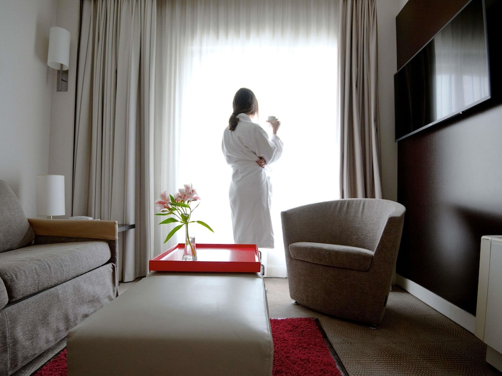 Novotel Athenes — Hotel rooms in Athens, Attica