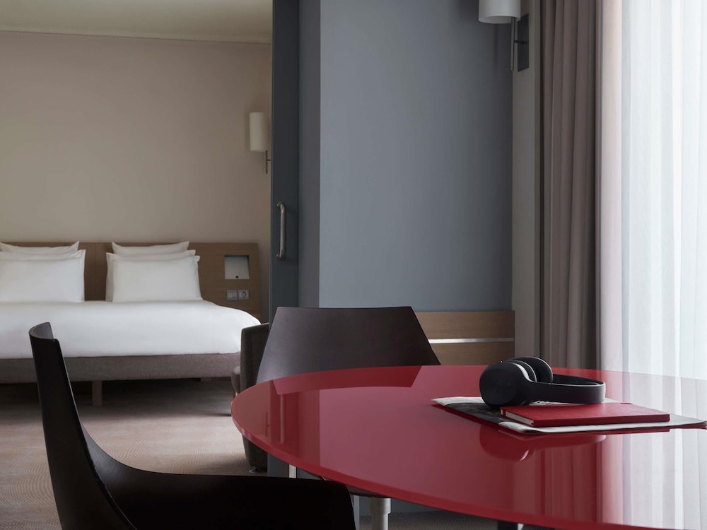 Novotel Athenes — Hotel rooms in Athens, Attica
