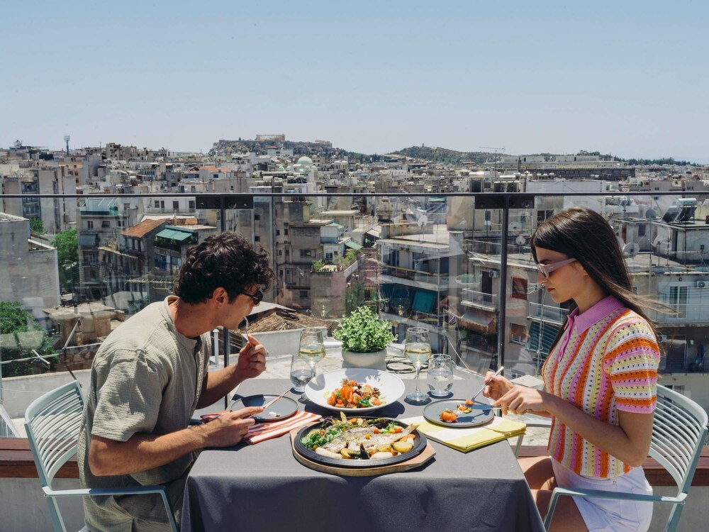 Novotel Athenes — Restaurant & bars in Athens, Attica