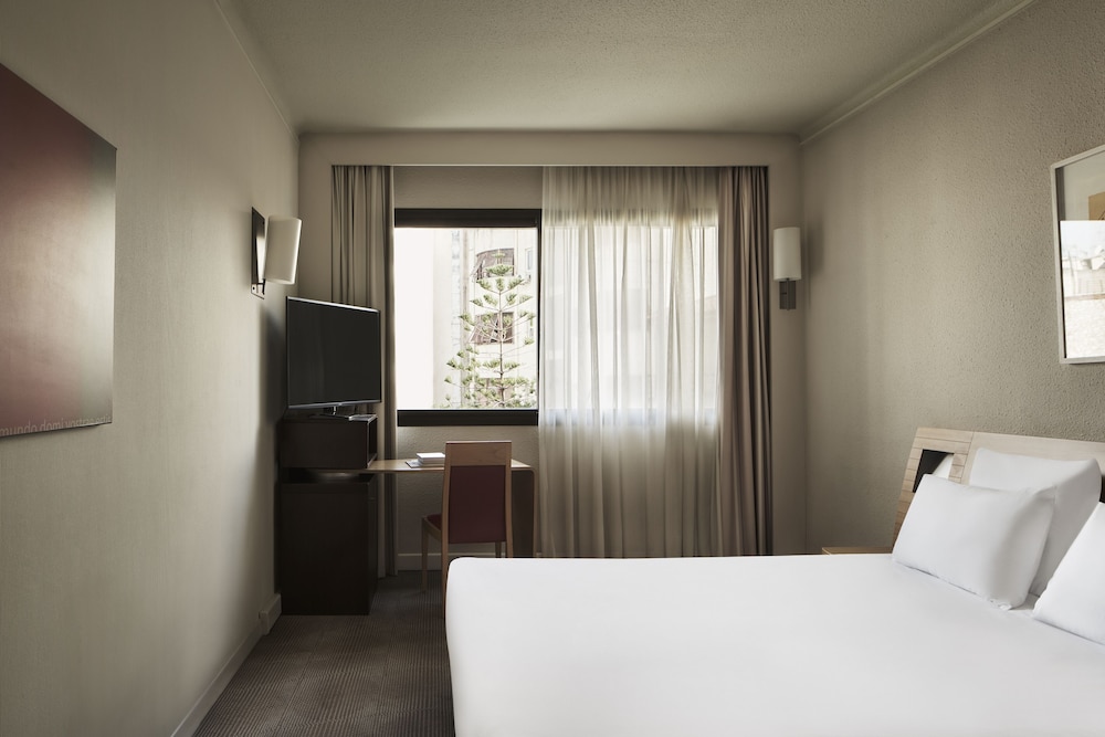 Novotel Athenes — Hotel rooms in Athens, Attica