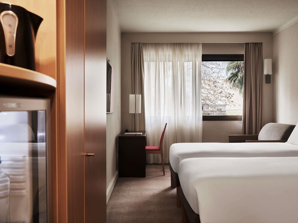 Novotel Athenes — Hotel rooms in Athens, Attica