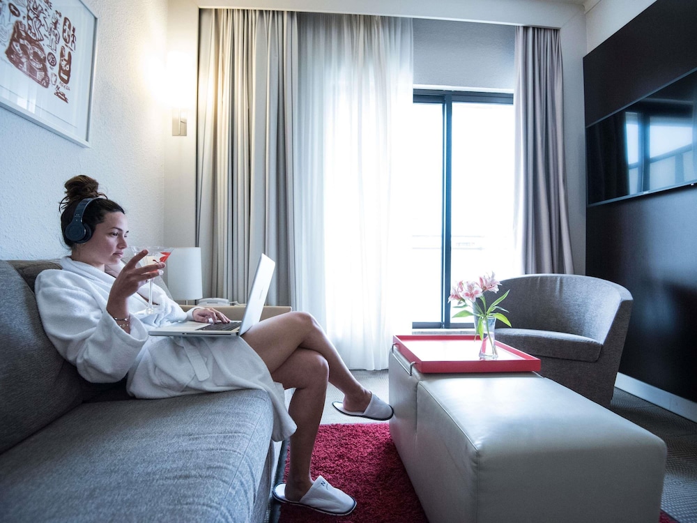 Novotel Athenes — Hotel rooms in Athens, Attica