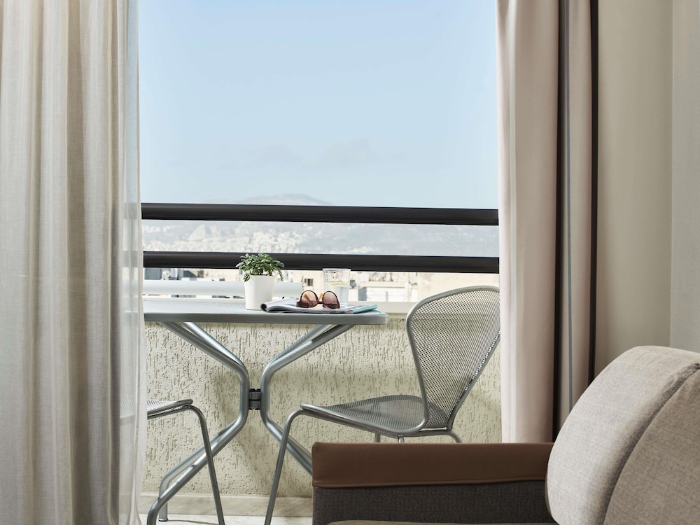 Novotel Athenes — Hotel rooms in Athens, Attica