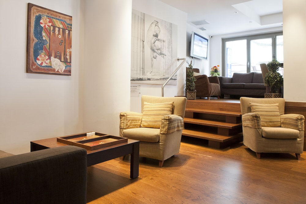 Plaka Hotel — Hotel building in Athens, Attica