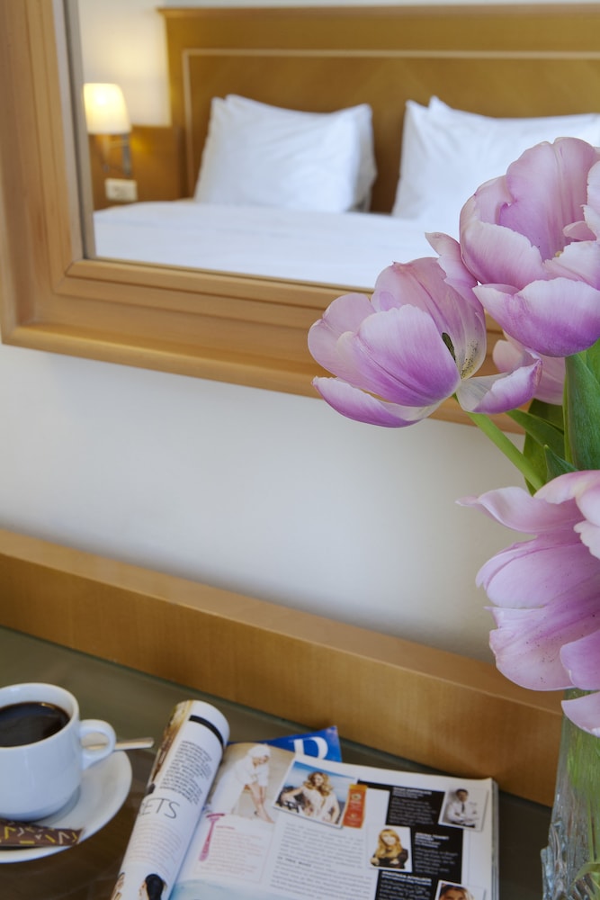 Plaka Hotel — Hotel rooms in Athens, Attica