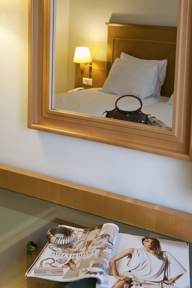 Plaka Hotel — Hotel rooms in Athens, Attica