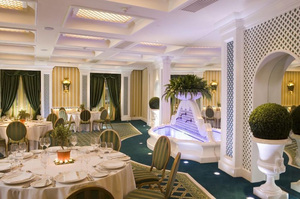 Royal Olympic Hotel — Hotel building in Athens, Attica