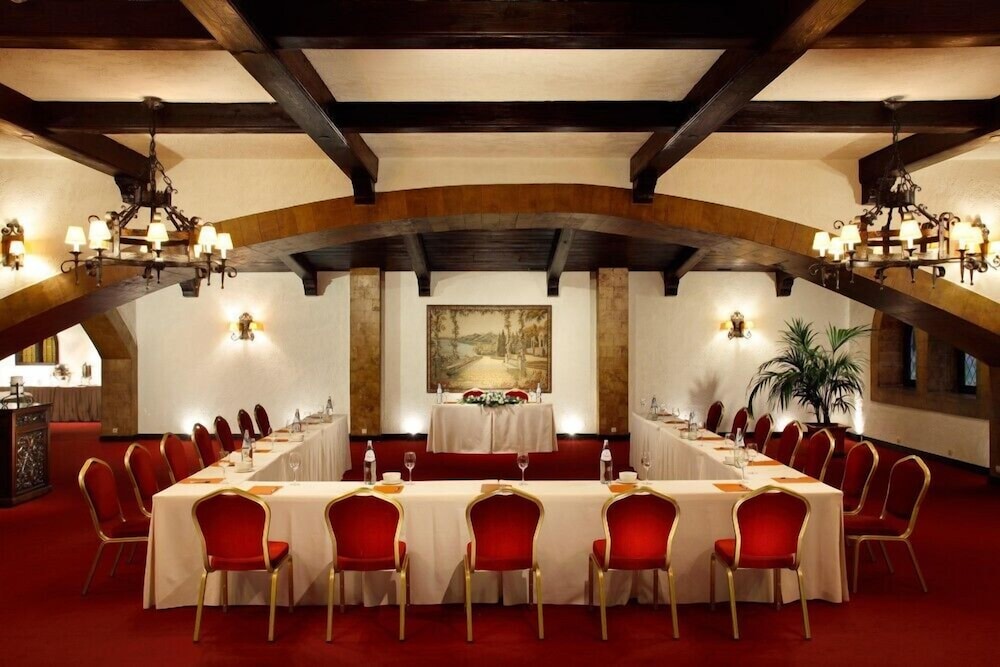 Royal Olympic Hotel — Hotel building in Athens, Attica