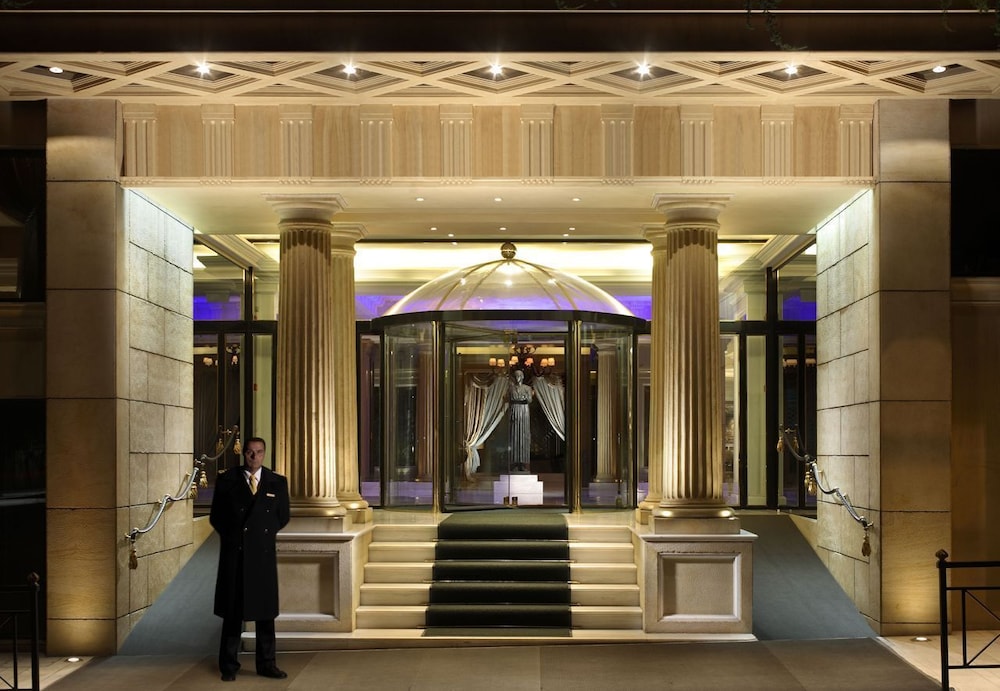 Royal Olympic Hotel — Hotel building in Athens, Attica