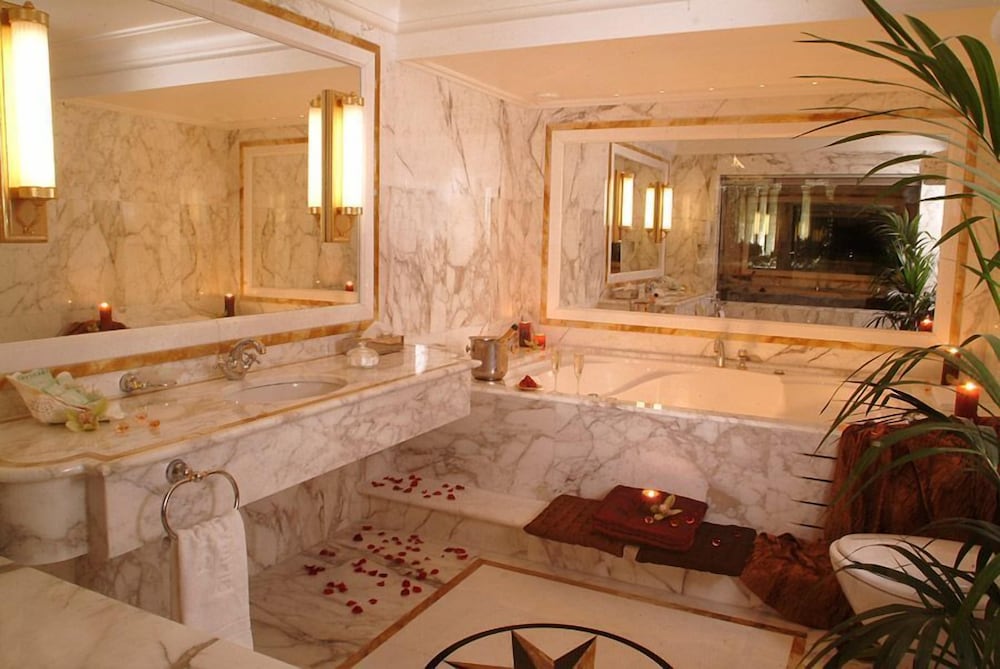 Royal Olympic Hotel — Hotel rooms in Athens, Attica