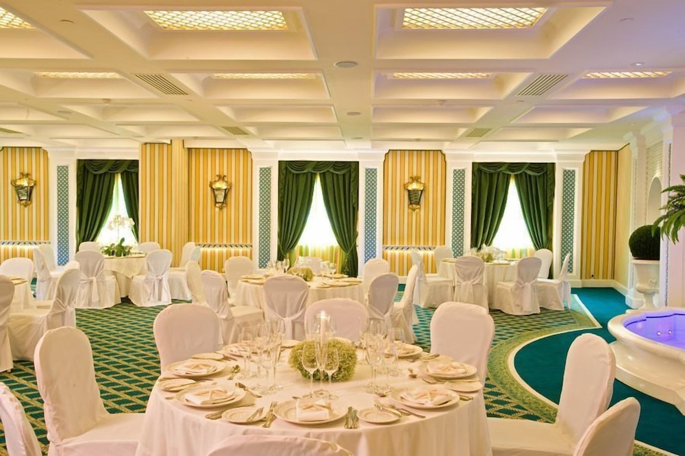 Royal Olympic Hotel — Hotel building in Athens, Attica