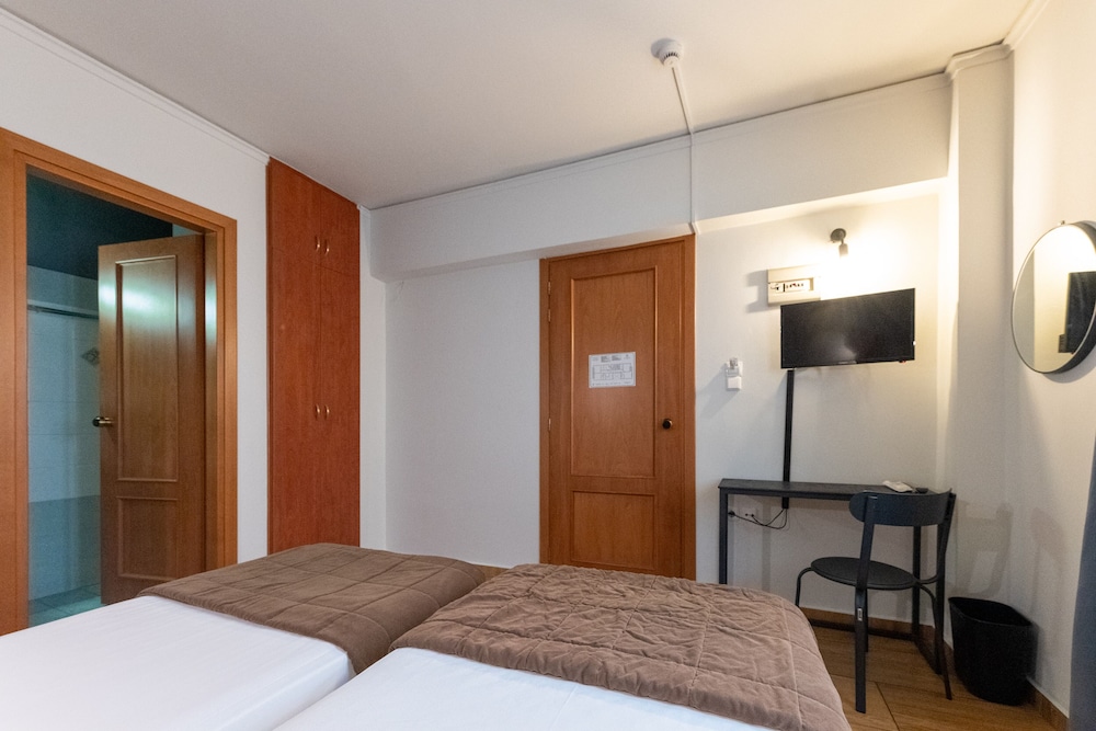 Stalis Hotel — Hotel rooms in Athens, Attica