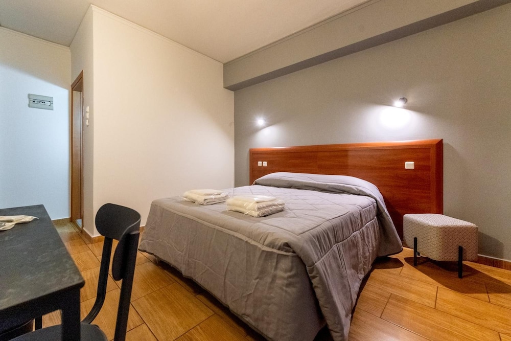 Stalis Hotel — Hotel rooms in Athens, Attica