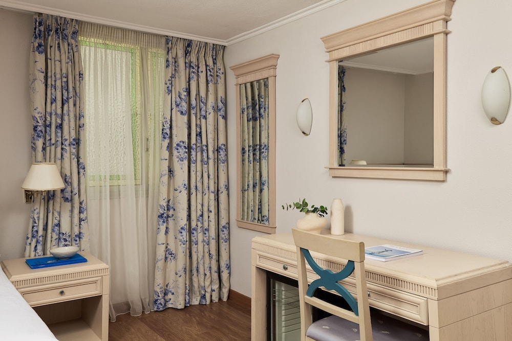 Titania Hotel — Hotel rooms in Athens, Attica