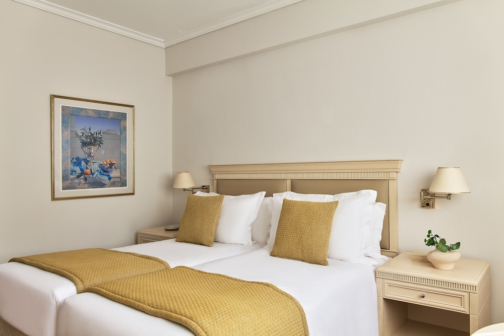 Titania Hotel — Hotel rooms in Athens, Attica