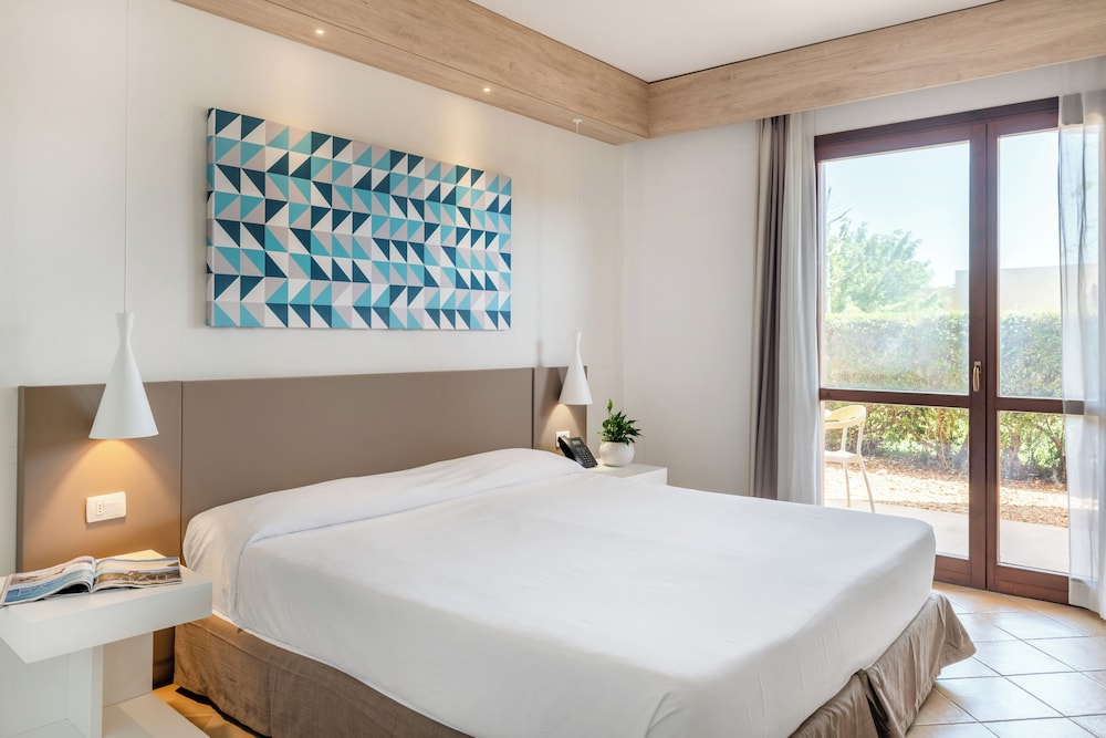 VOI Arenella Resort — Hotel rooms in Ognina, Sicily