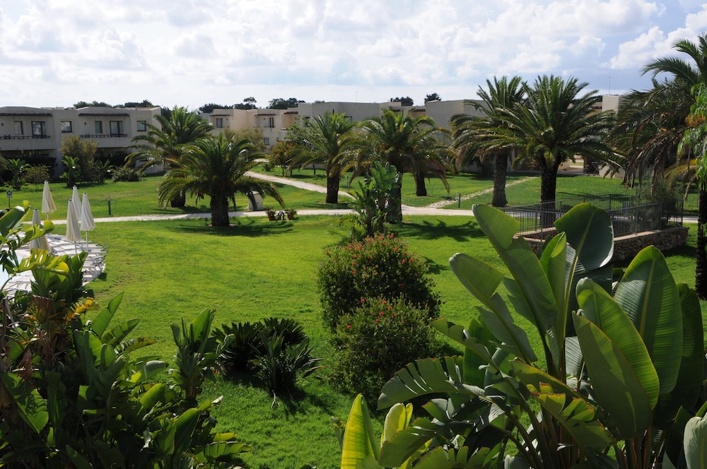 VOI Arenella Resort — Hotel building in Ognina, Sicily